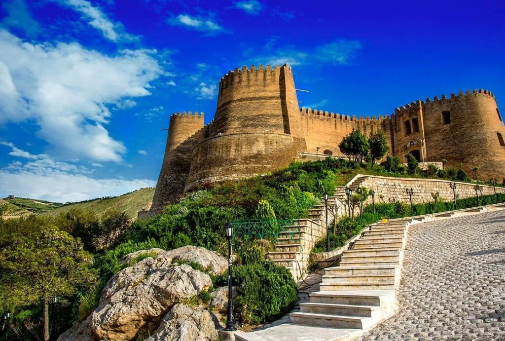 عمل بینی در خرم آباد