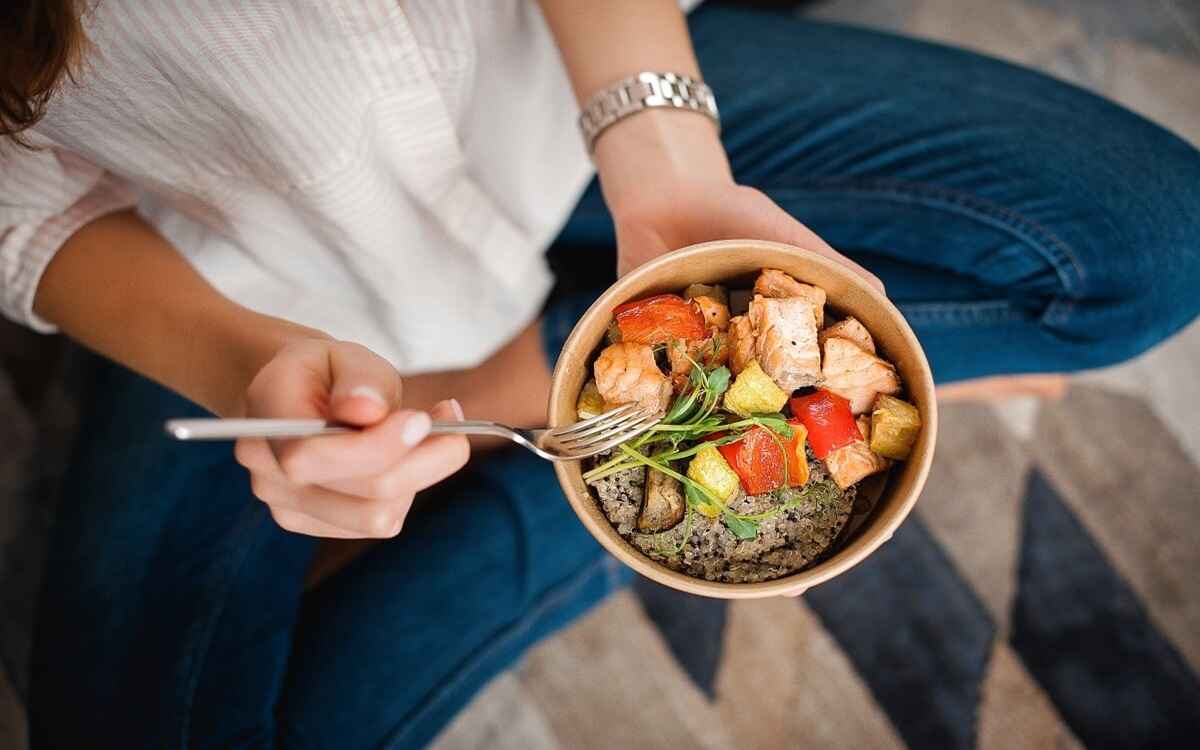 تغذیه بعد جراحی غبغب